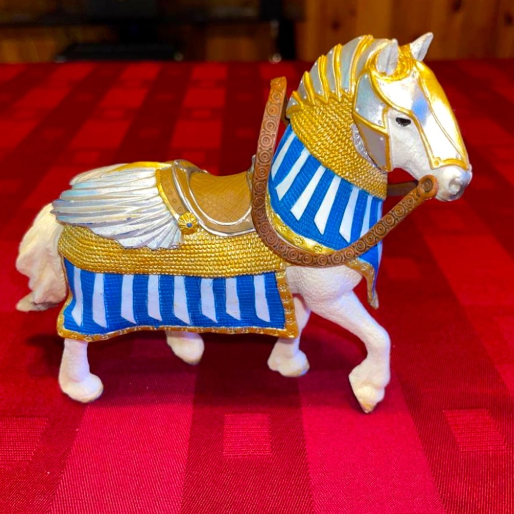 Schleich (2013) Am. Limes Eldrador Griffin Knight Horse Figure